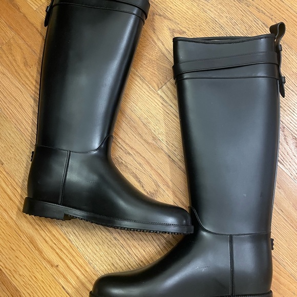 Burberry Rainboot Brain Riding with Belt! Never worn. - Picture 3 of 4
